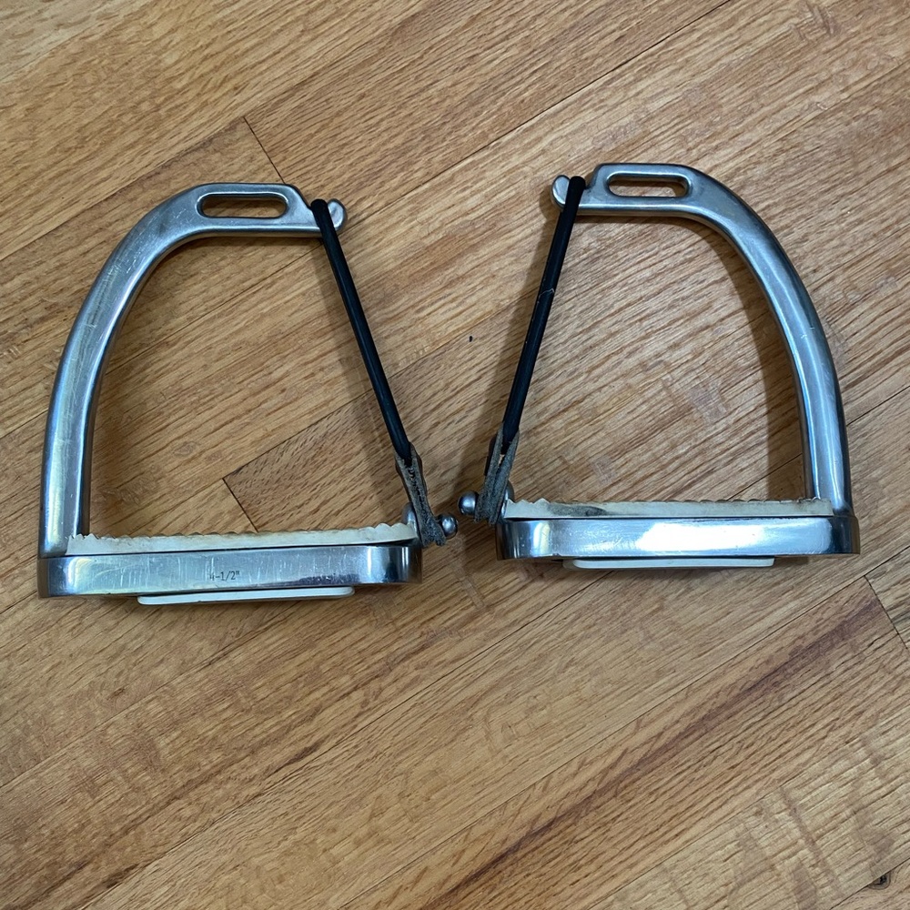 Centaur Peacock Stirrups